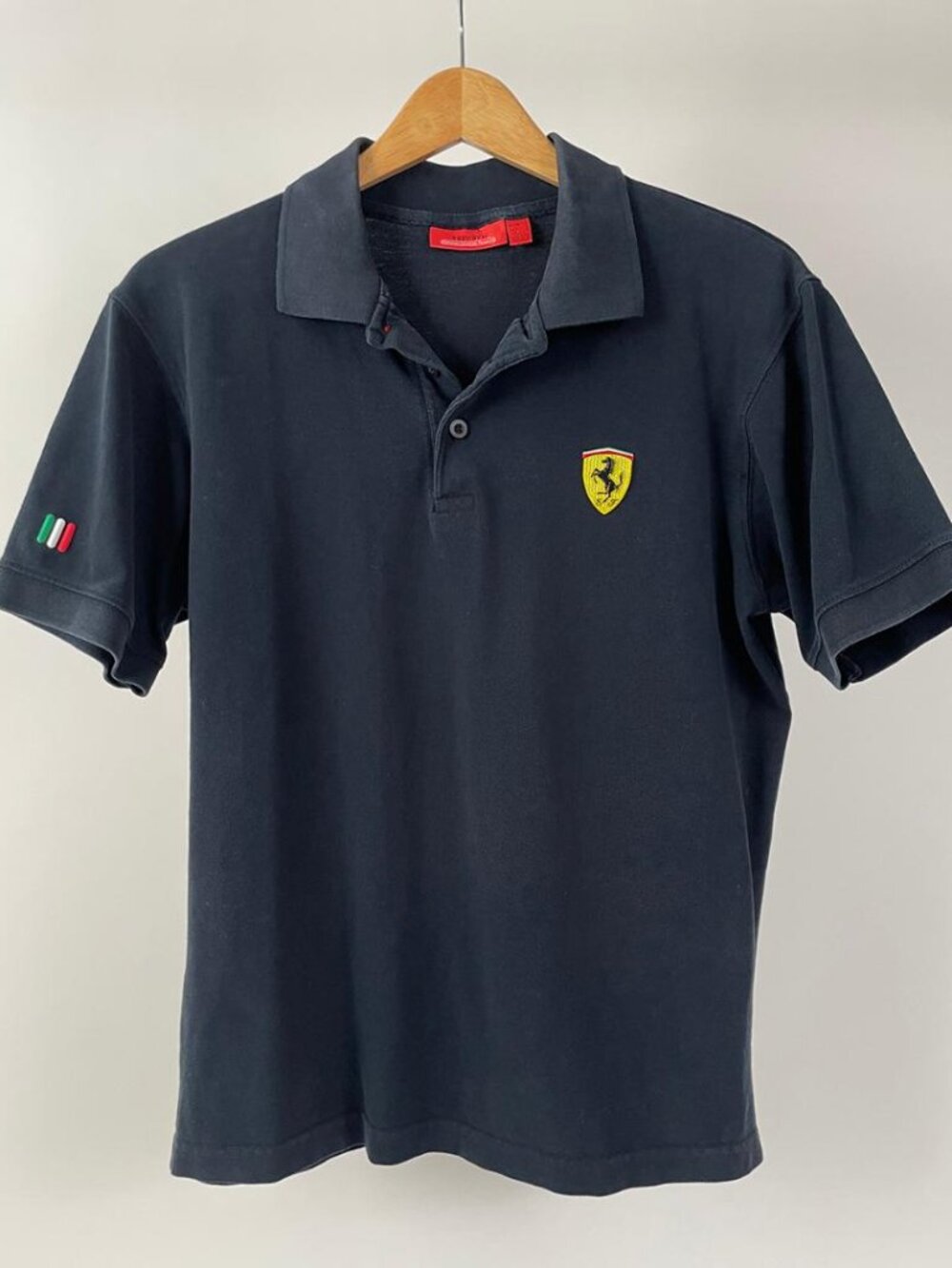 Official Licensed Ferrari Scuderia F1 Polo Tee Shirt, Black, Size S/M